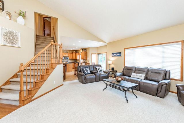 134 17th Avenue E, West Fargo, ND 58078