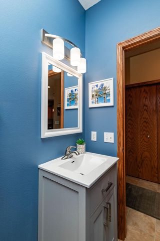 134 17th Avenue E, West Fargo, ND 58078