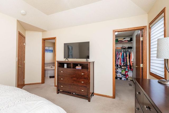 134 17th Avenue E, West Fargo, ND 58078