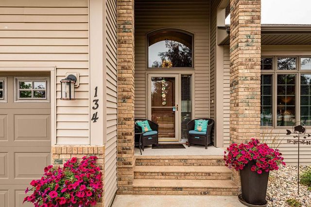 134 17th Avenue E, West Fargo, ND 58078