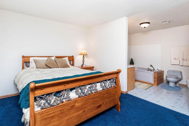 134 17th Avenue E, West Fargo, ND 58078