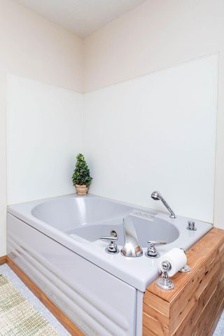 134 17th Avenue E, West Fargo, ND 58078