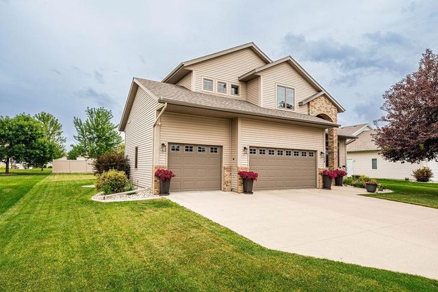 134 17th Avenue E, West Fargo, ND 58078