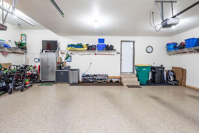 134 17th Avenue E, West Fargo, ND 58078