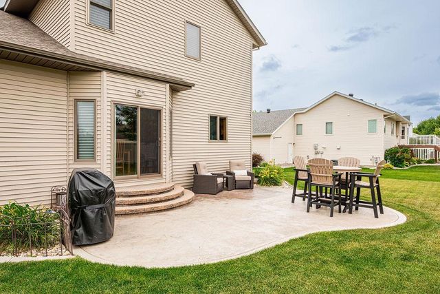 134 17th Avenue E, West Fargo, ND 58078