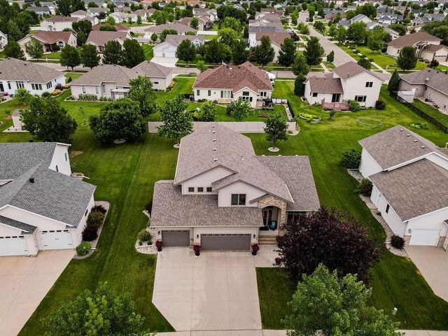 134 17th Avenue E, West Fargo, ND 58078