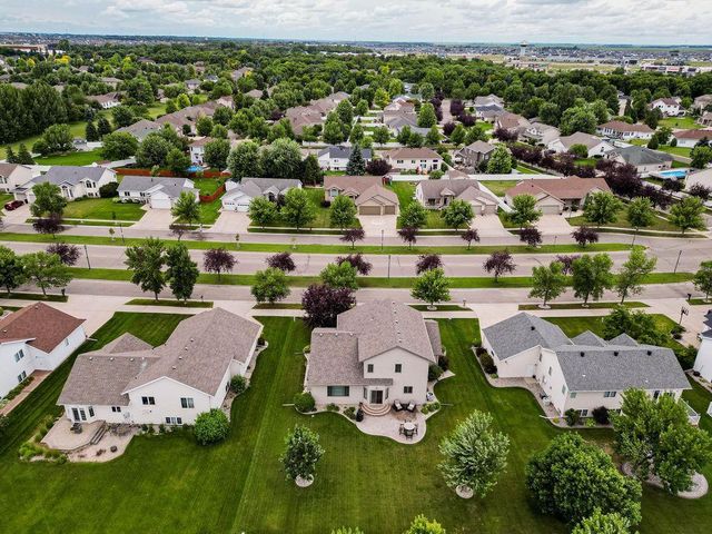 134 17th Avenue E, West Fargo, ND 58078