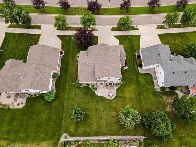 134 17th Avenue E, West Fargo, ND 58078