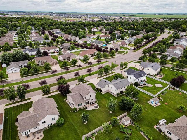 134 17th Avenue E, West Fargo, ND 58078