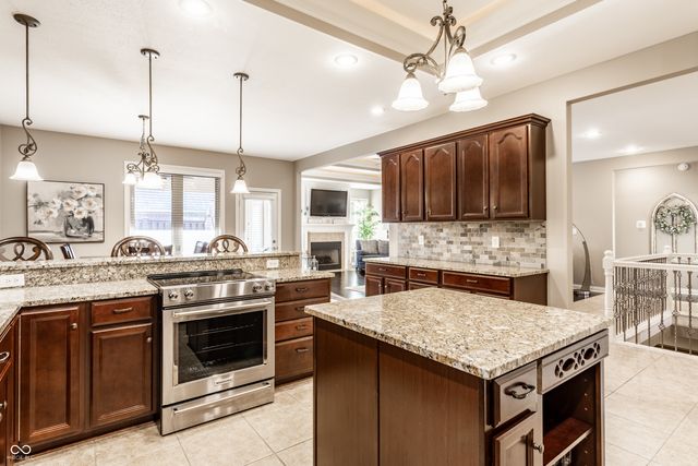 6639 Flowstone Way, Indianapolis, IN 46237