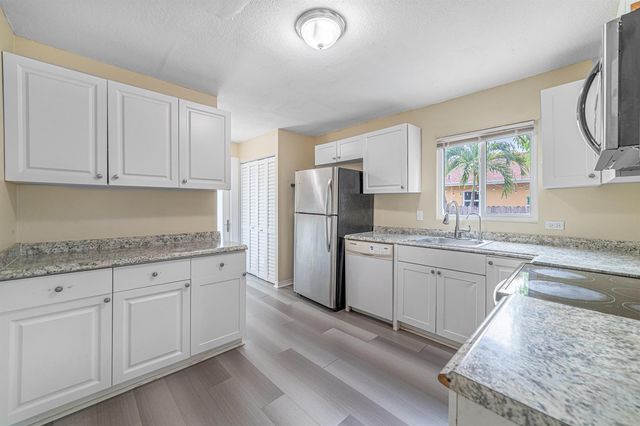 516 Nathan Hale Road, West Palm Beach, FL 33405
