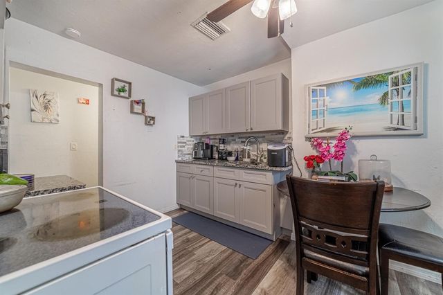 516 Nathan Hale Road, West Palm Beach, FL 33405