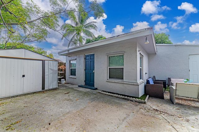 516 Nathan Hale Road, West Palm Beach, FL 33405
