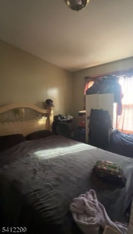 213 High St, Elizabeth City, NJ 07202