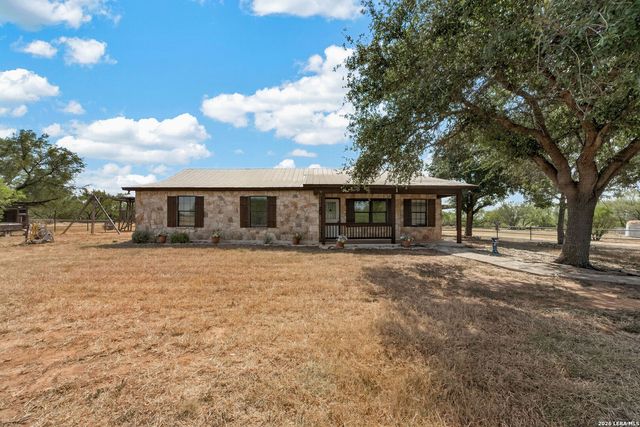 5431 STATE HIGHWAY 173 N, Devine, TX 78016