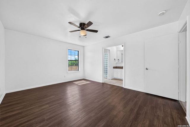 5431 STATE HIGHWAY 173 N, Devine, TX 78016