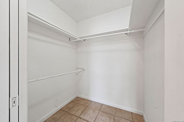 5431 STATE HIGHWAY 173 N, Devine, TX 78016