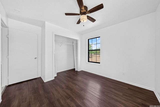 5431 STATE HIGHWAY 173 N, Devine, TX 78016