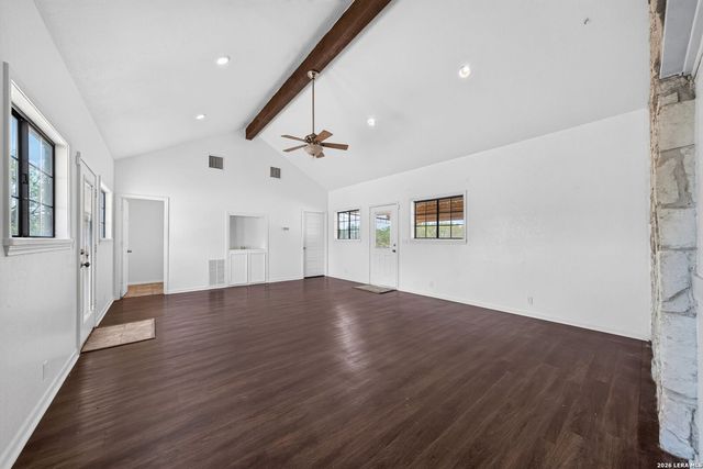 5431 STATE HIGHWAY 173 N, Devine, TX 78016