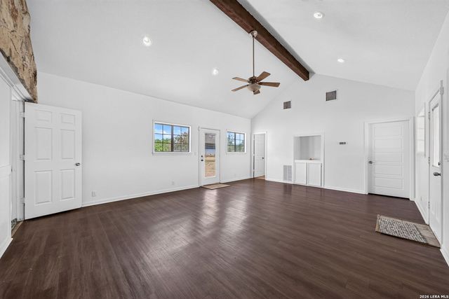 5431 STATE HIGHWAY 173 N, Devine, TX 78016