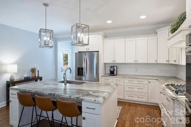 1617 Hawthorne Lane, Charlotte, NC 28205