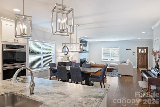 1617 Hawthorne Lane, Charlotte, NC 28205