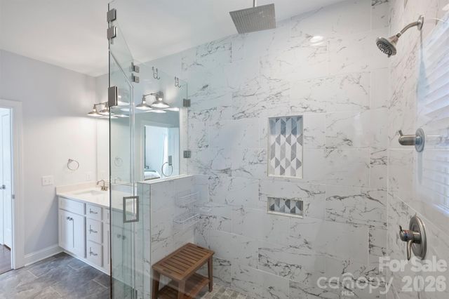1617 Hawthorne Lane, Charlotte, NC 28205