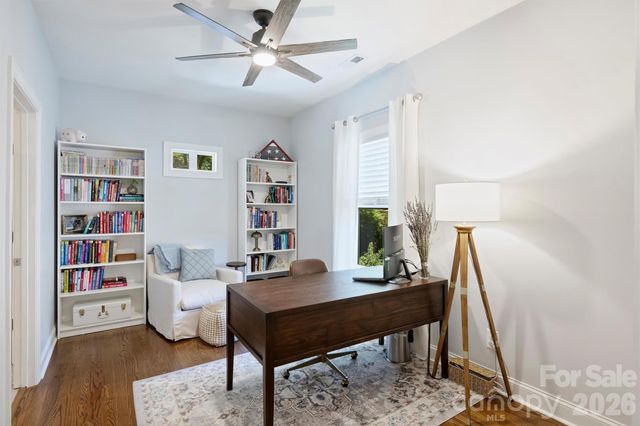 1617 Hawthorne Lane, Charlotte, NC 28205