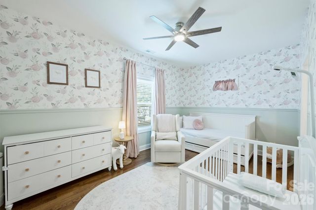 1617 Hawthorne Lane, Charlotte, NC 28205