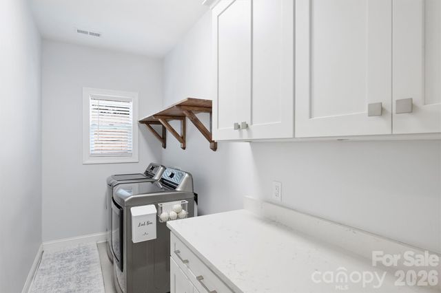 1617 Hawthorne Lane, Charlotte, NC 28205