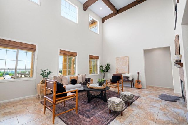 2521 Honeybell Lane, Escondido, CA 92027