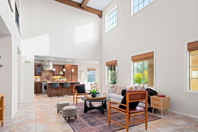 2521 Honeybell Lane, Escondido, CA 92027