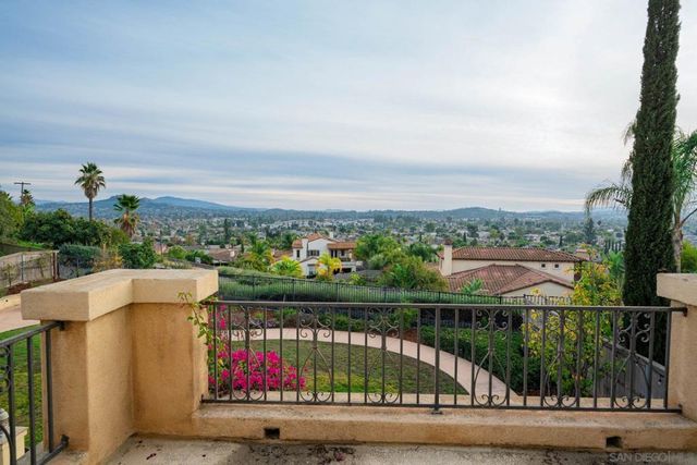 2521 Honeybell Lane, Escondido, CA 92027