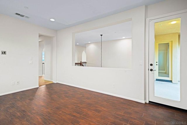 2521 Honeybell Lane, Escondido, CA 92027