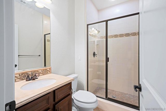 2521 Honeybell Lane, Escondido, CA 92027