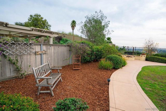 2521 Honeybell Lane, Escondido, CA 92027