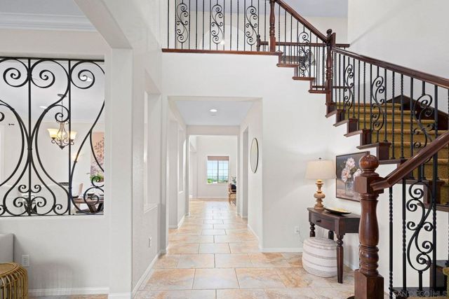 2521 Honeybell Lane, Escondido, CA 92027