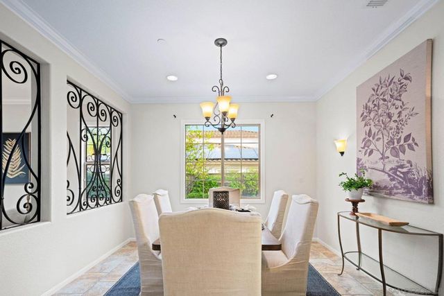 2521 Honeybell Lane, Escondido, CA 92027