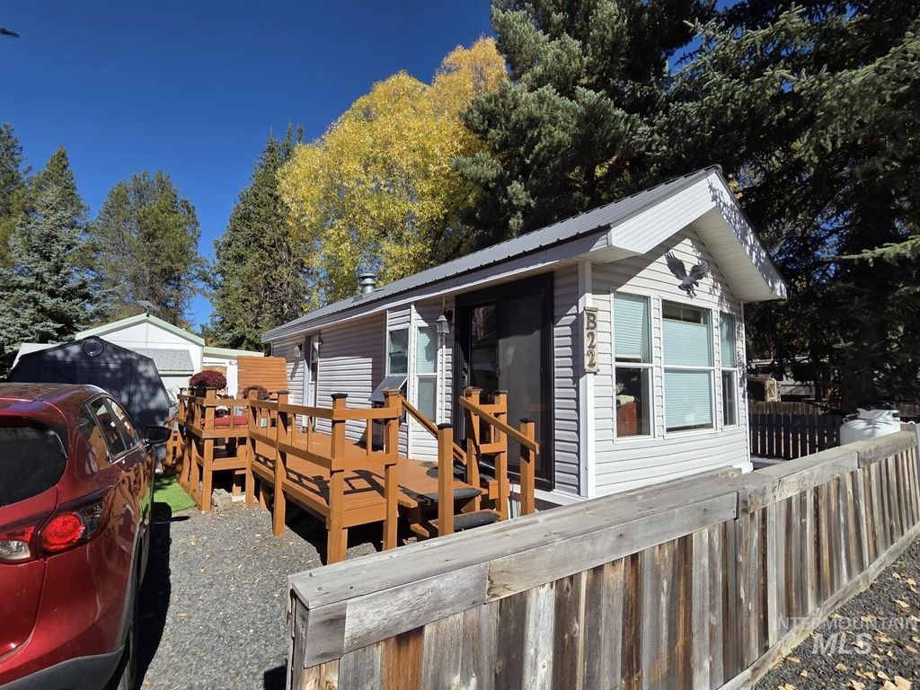 22 B Street, Cascade, ID 83611 photo 5