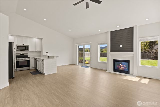 8401 152nd Avenue E, Puyallup, WA 98372