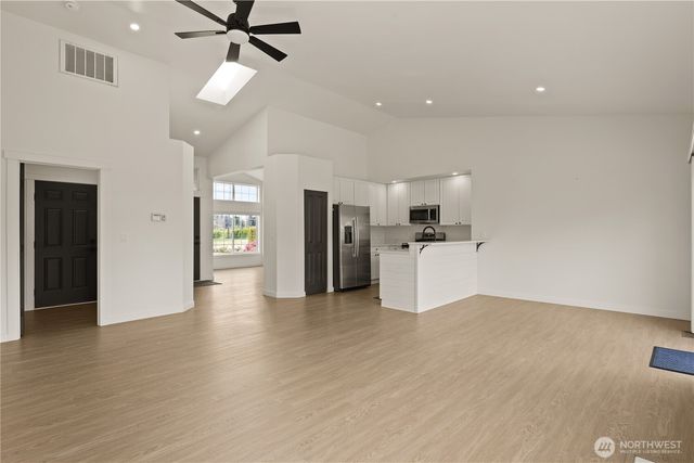 8401 152nd Avenue E, Puyallup, WA 98372