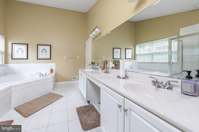 229 JENNINGS CT, Mickleton, NJ 08056