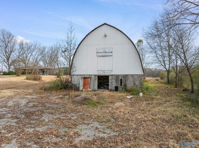 275 Beard Road, Hartselle, AL 35640