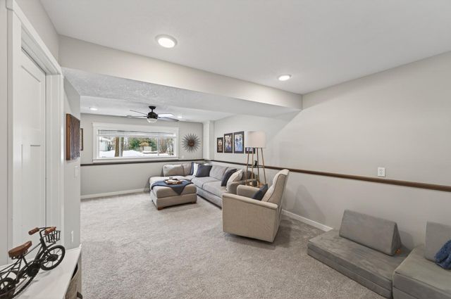 8160 Diane Street, Circle Pines, MN 55014