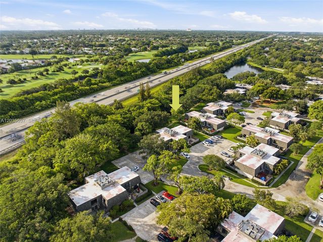 909 9th Ter, Palm Beach Gardens, FL 33418