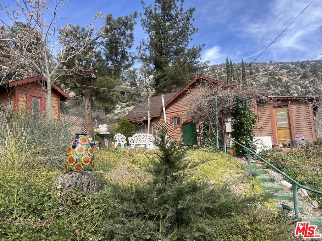 Image 1 of property listing at 729 N Avalon Trail, Frazier Park, CA 93225