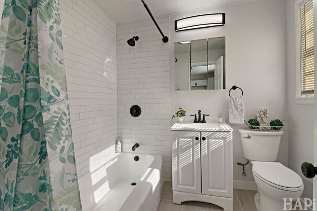 2904 Edina Boulevard, Zion, IL 60099