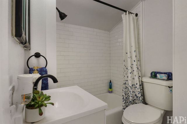 2904 Edina Boulevard, Zion, IL 60099