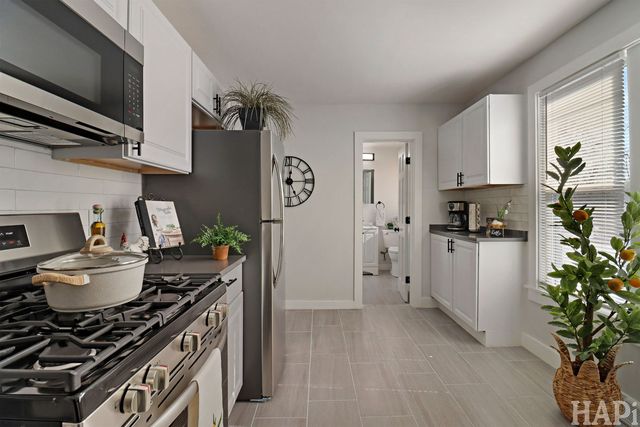 2904 Edina Boulevard, Zion, IL 60099