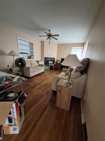 3498 W Walton Boulevard, Waterford, MI 48329